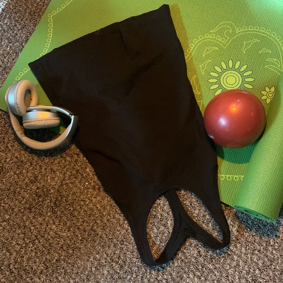 Workout Set: Black Lululemon Top and Metallic Lululemon Leggings - Picture 5 of 7